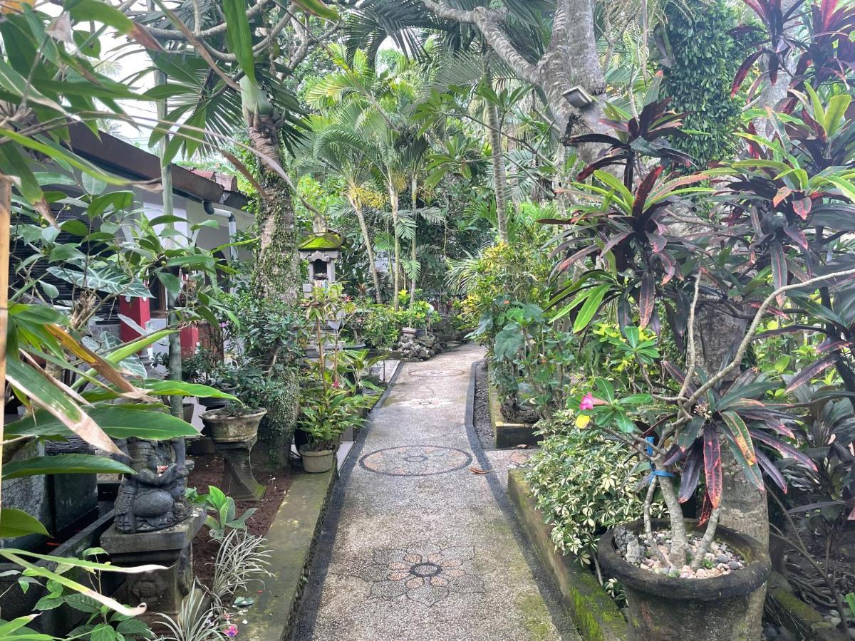 Catra Homestay Beach Apartments Candi Dasa  Exterior photo