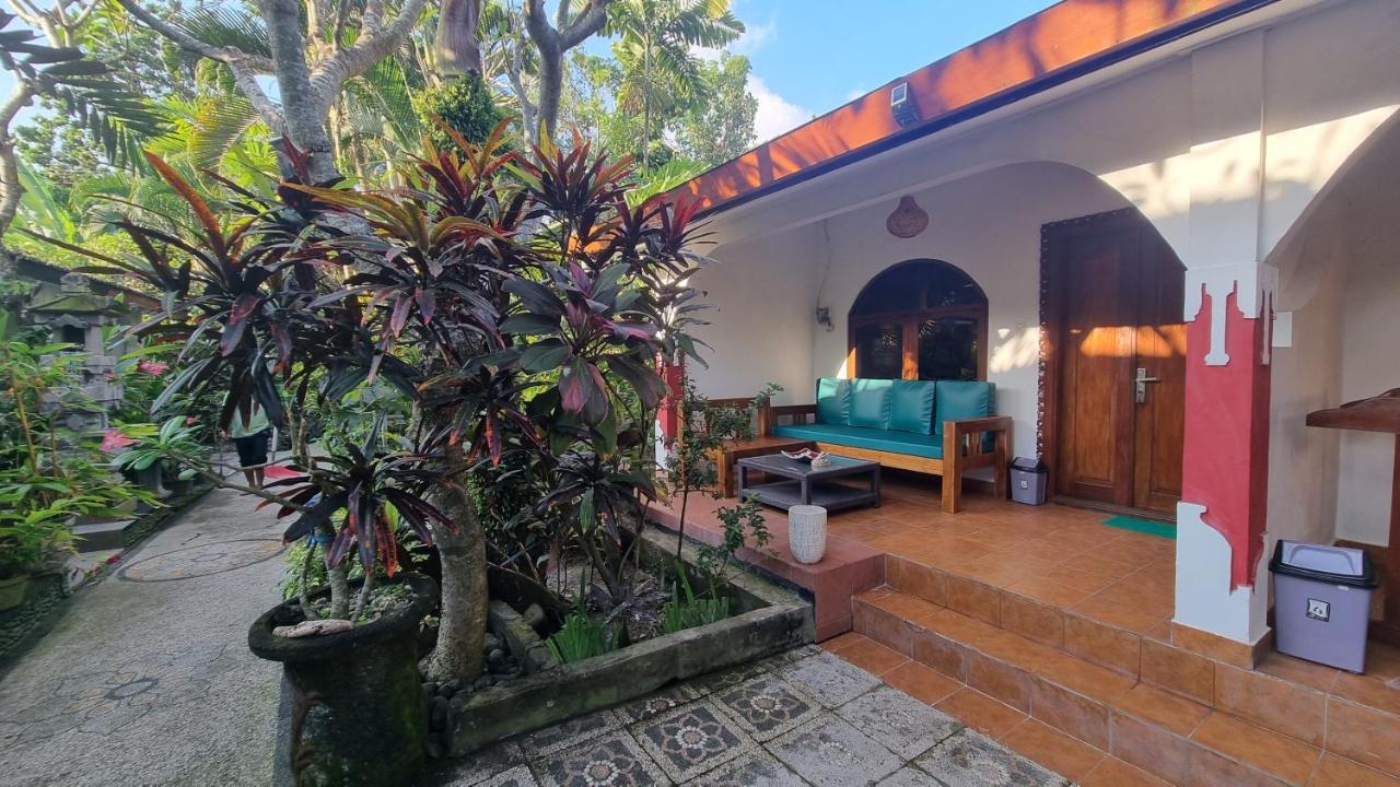 Catra Homestay Beach Apartments Candi Dasa  Exterior photo